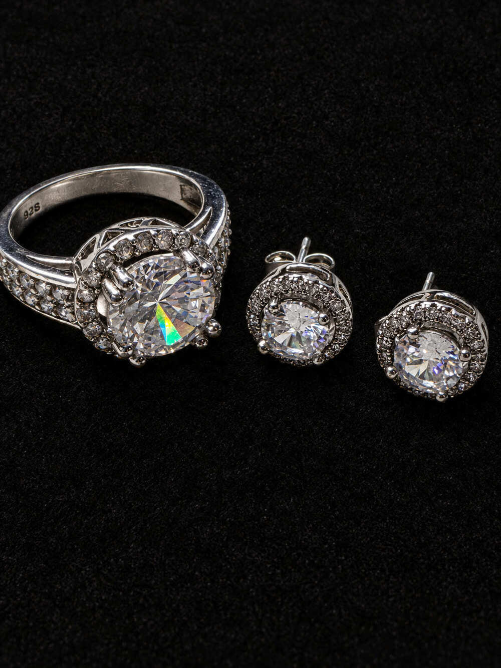 ⚜️ Silver-Tone Ring & Earring Set | Halo Pavé | Clear Crystal 💗